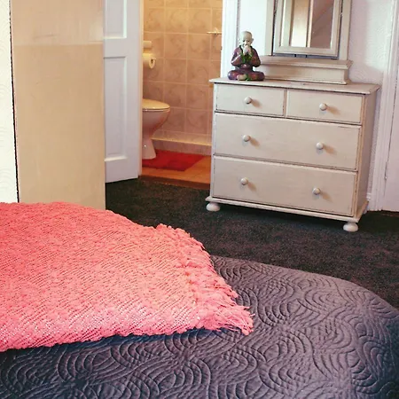 Beaufort House Bed & Breakfast 4*