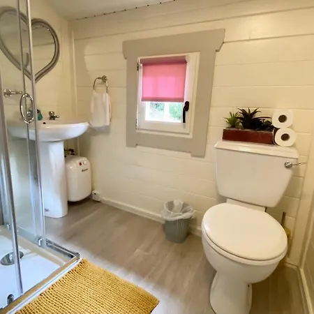 Beaufort House Bed & Breakfast 4*