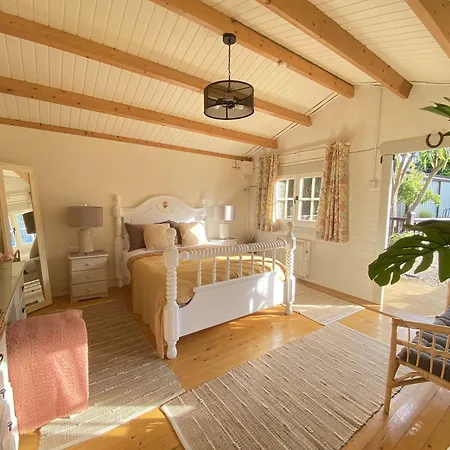 Beaufort House Bed & Breakfast