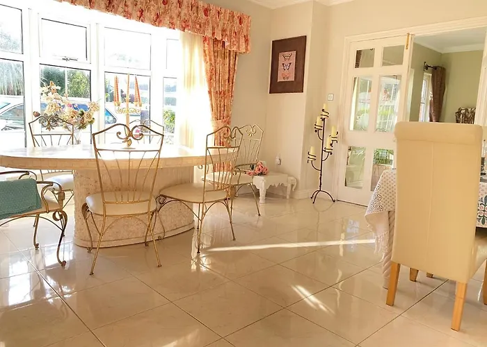 Beaufort House 新罗斯